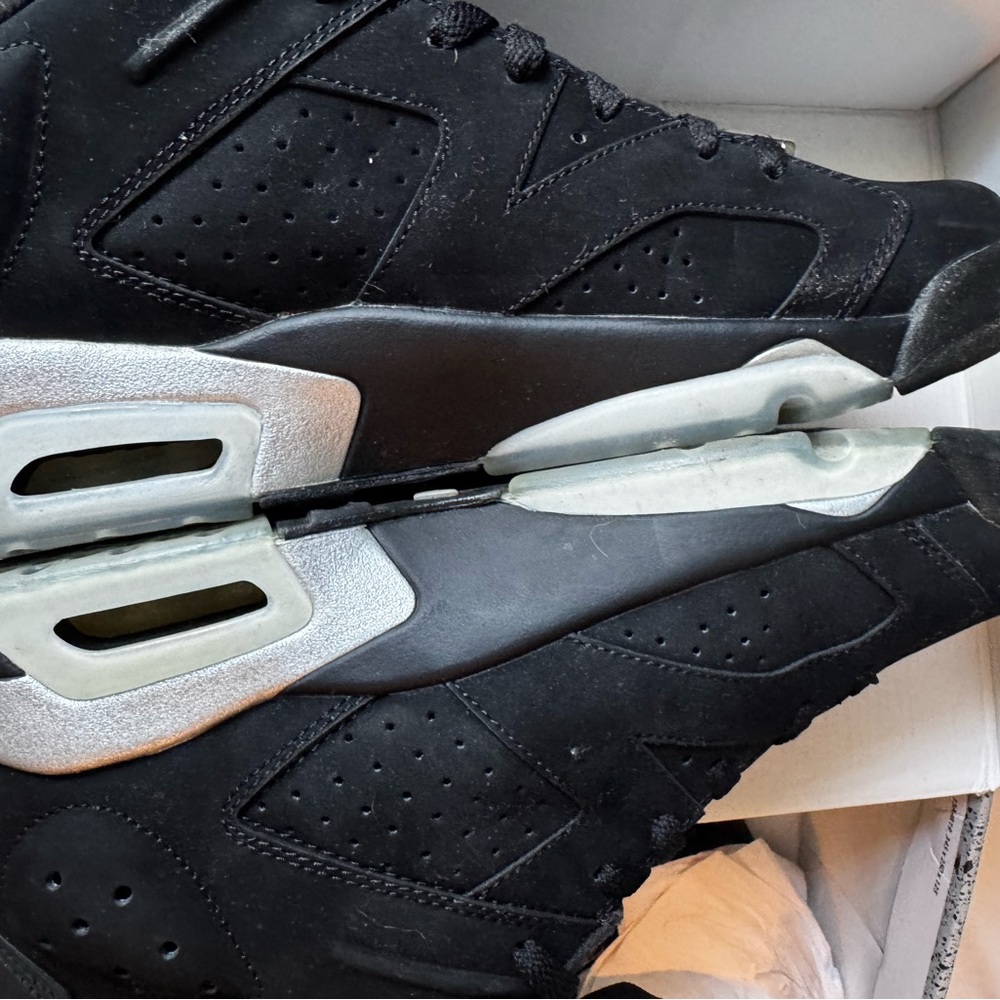 Air Jordan 6 retro low size 11. Black metallic silver white.  Chrome
